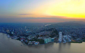 Guayaquil declared independence from Spain in 1820, a key victory for the Ecuadorian War of Independence